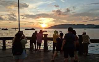 Cinematic sunset at Kota Kinabalu, captured by author and Level 6 Local Guide Don Peter, showcasing the environmental beauty of North Borneo.